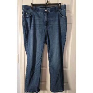 Lee Relaxed Fit Straight Leg Mid Rise Womens Size 22Wx30 Medium Wash Denim Jeans